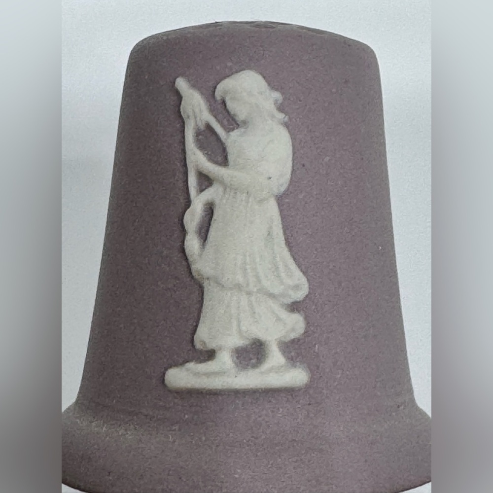 Wedgwood Lilac Jasperware The Spinner Collectible Thimble J1000T